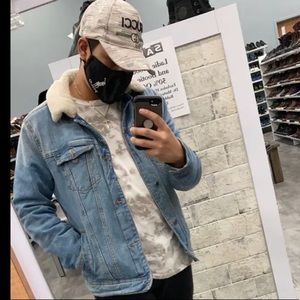 Meet your Posher, Emmanuel